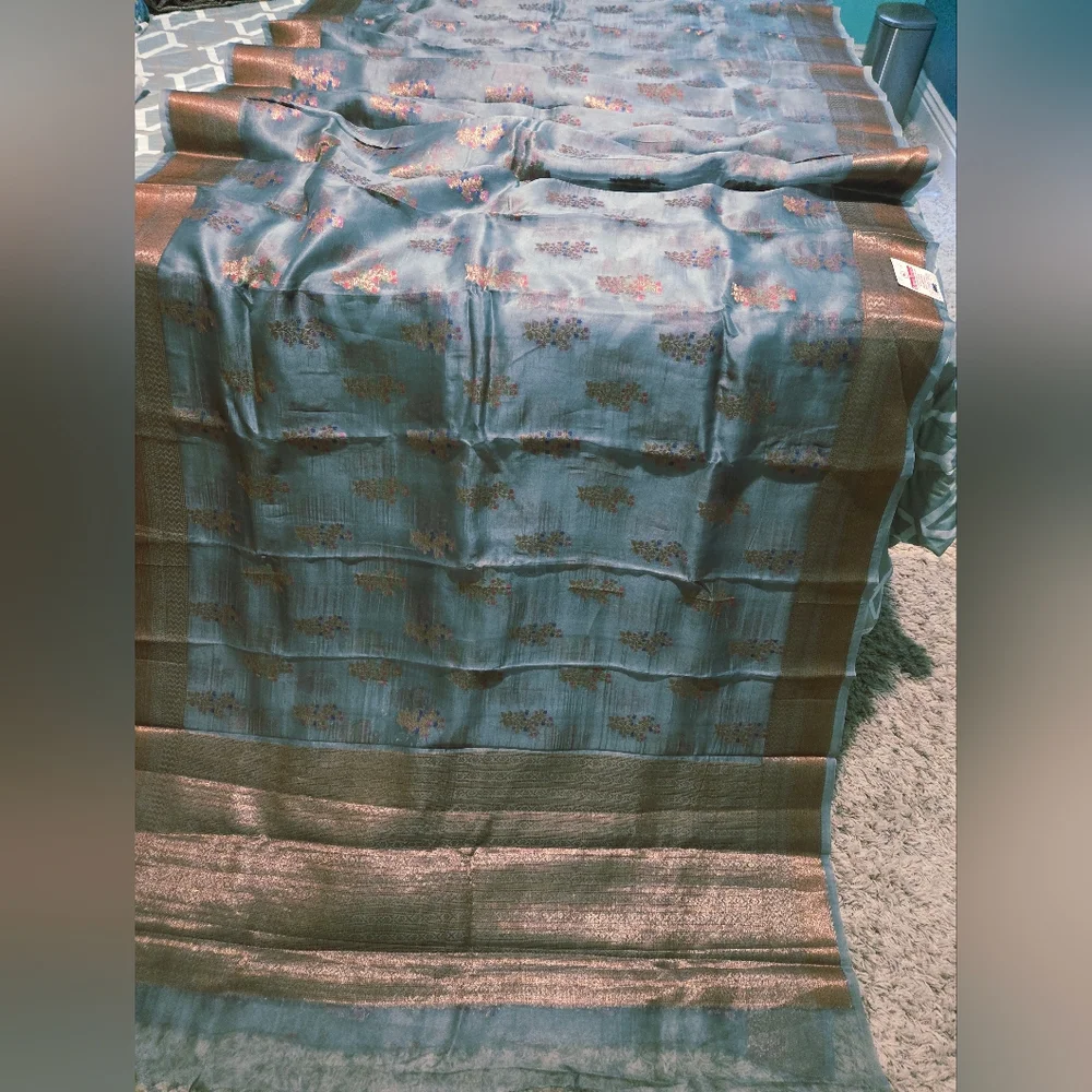 Beautiful Slate Grey Pure Organza Silk Sari with Matching Brocade Blouse Piece - Picture 6 of 13